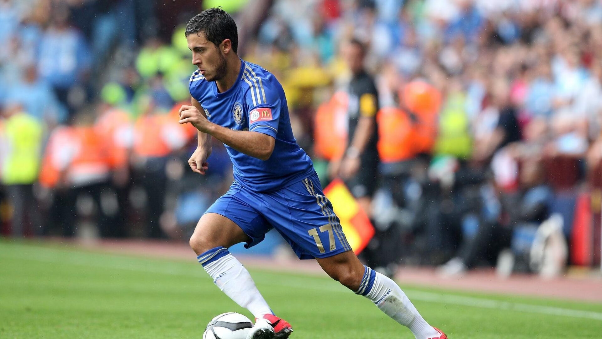 开云体育在线-【新型设备】专业运动员集体尝试电子球桌，电子球拍